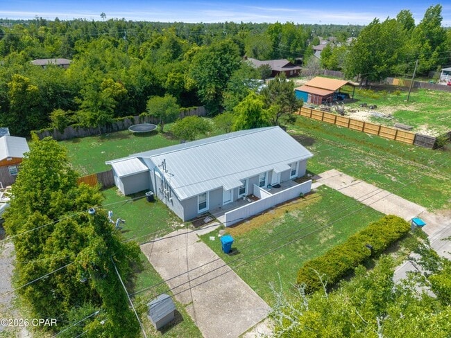 Building Photo - 3039 Headland Ave