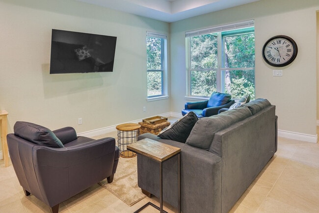 Building Photo - 11931 Lakeview Manor Dr Unit SI ID1545984P