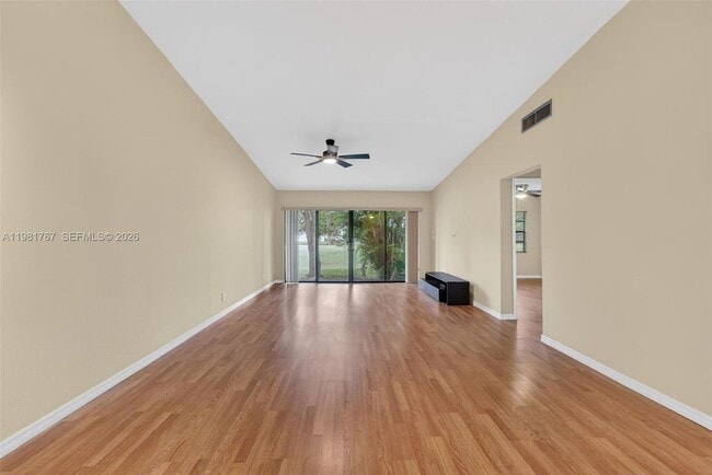 Photo - 9315 Wedgewood Dr Unit B19