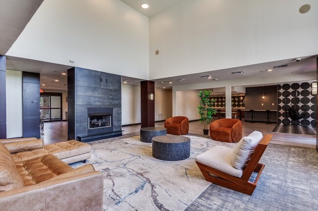 Building Photo - Onyx at Oslo