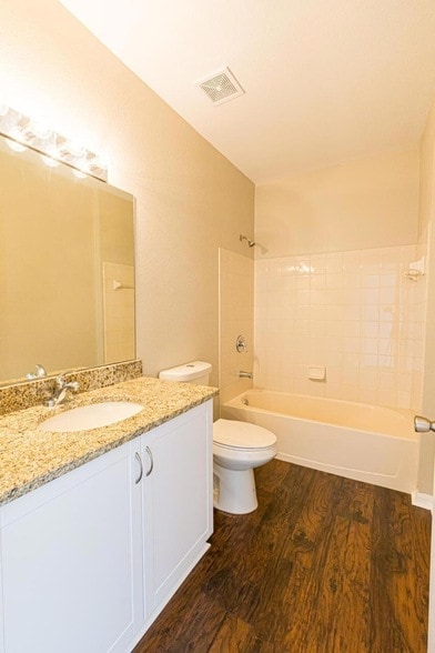 Photo - 104 SW Peacock Blvd Unit 3-202