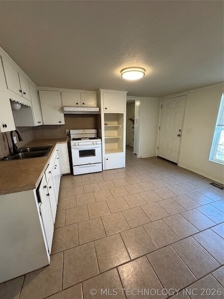 Photo - 102 S Hickory St