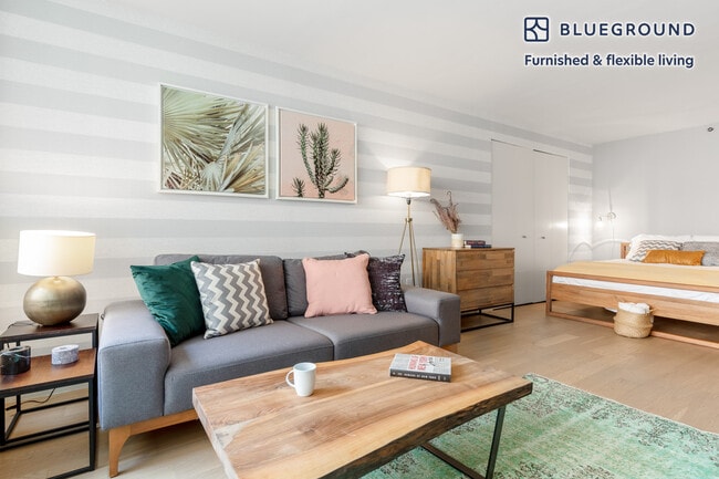 Photo - 180 W 20th St Unit FL5-ID107