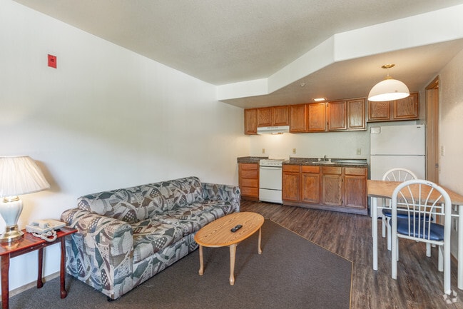 1BR, 1BA Large Living Area - Sportsman's Royal Manor