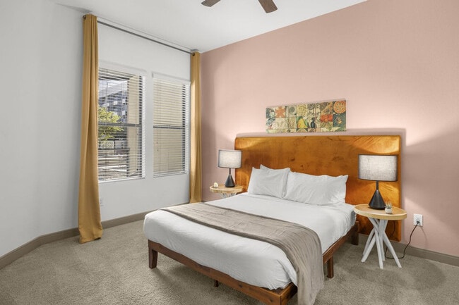 Photo - 555 N College Ave Unit ID1014337P