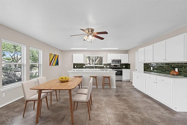 Photo - 6505 Tara Ln