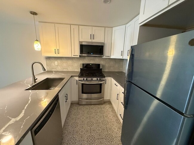 Photo - 1115 Willow Ave
