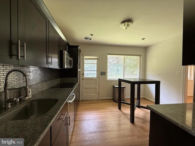 Photo - 9209 E Parkhill Dr
