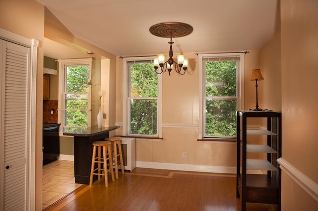 Building Photo - 384 Webster Ave