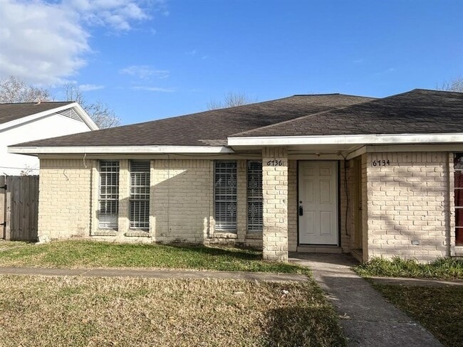 Building Photo - 6736 W Fuqua St