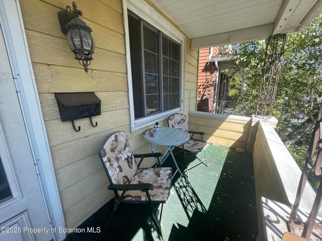 Photo - 1031 Lincoln St Unit 1033