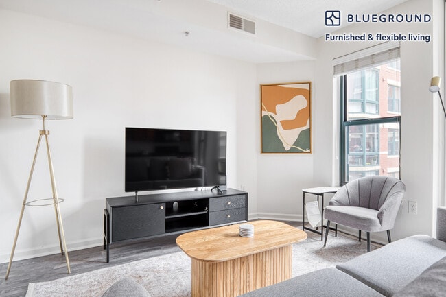 Photo - 1301 M St NW Unit SI FL3-ID436