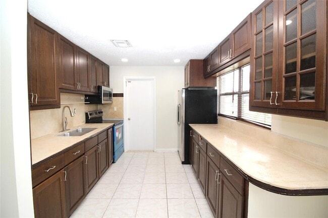 Photo - 3910 SW 61st Ave