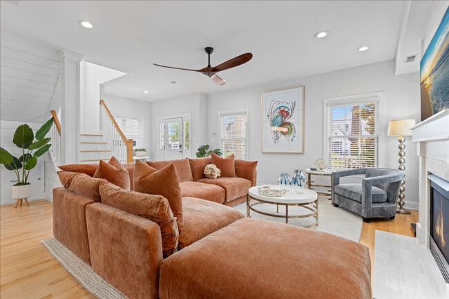 Building Photo - 212 Central Ave Unit ID1308995P