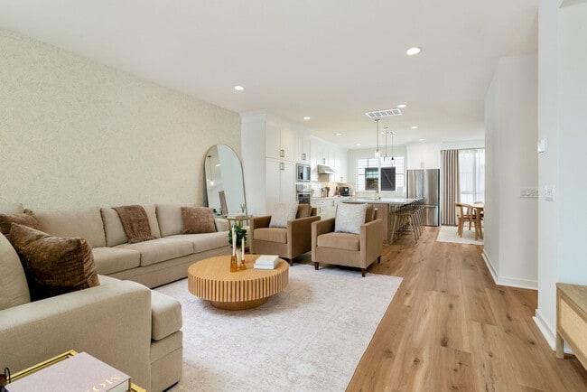 Building Photo - 2533 Thyme Wy Unit SI FL1-ID1559842P