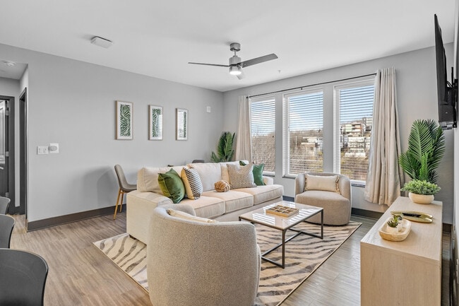 Building Photo - 3025 Charlotte Ave Unit SI ID1627747P