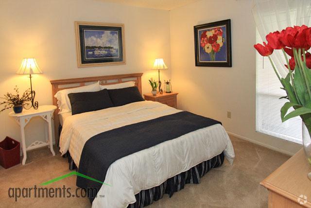 Bedroom - Dwell at Greenridge Apartments