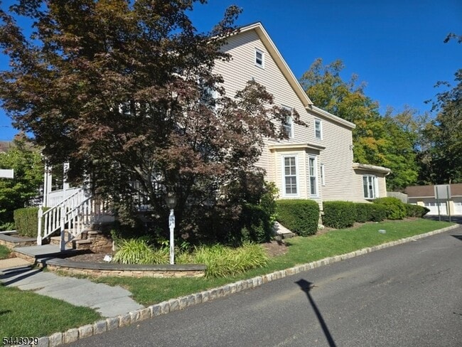 Photo - 18 E Main St
