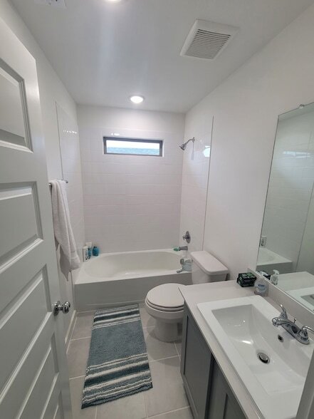 Photo - 105 Genovese Dr