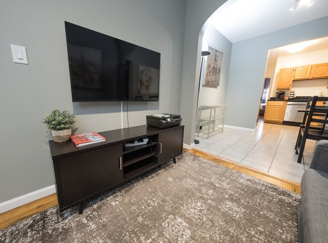 Photo - 305 E 104th St Unit ID1031984P