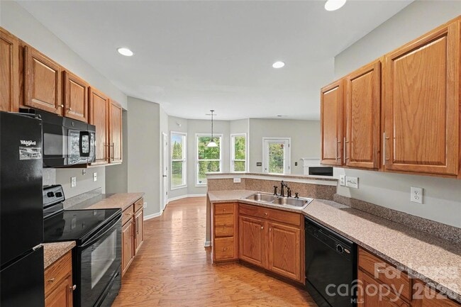 Photo - 3111 Gloxinia Rd
