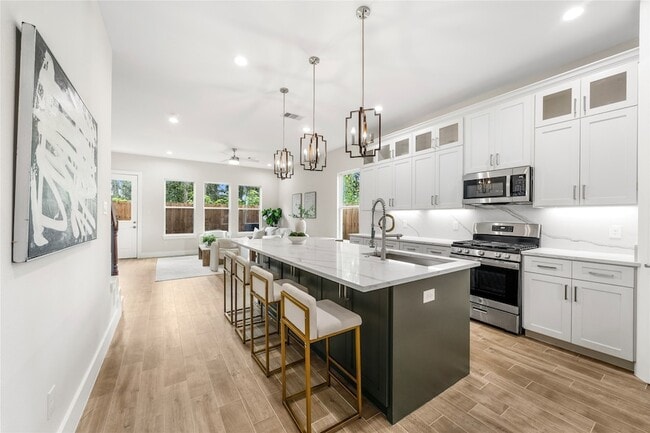 Building Photo - 6216 Carver Rd