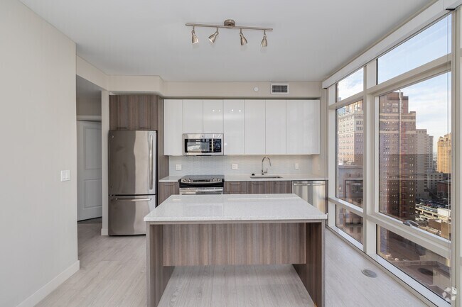 2BR, 2BA - 951SF - Kitchen - 1213 Walnut