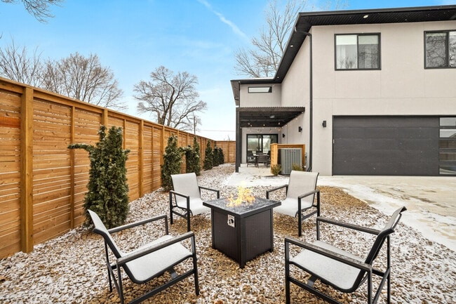 Photo - 1160 NW D St Unit ID1221808P