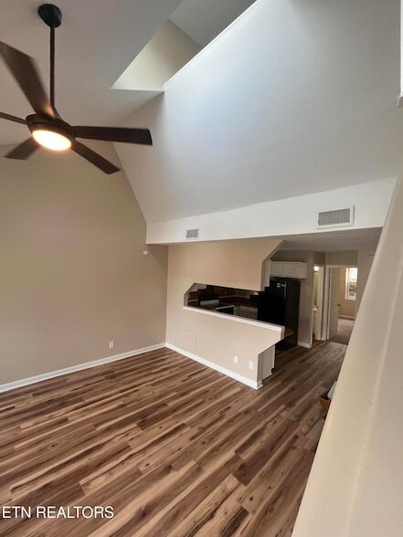 Photo - 7666 Chatham Cir NW