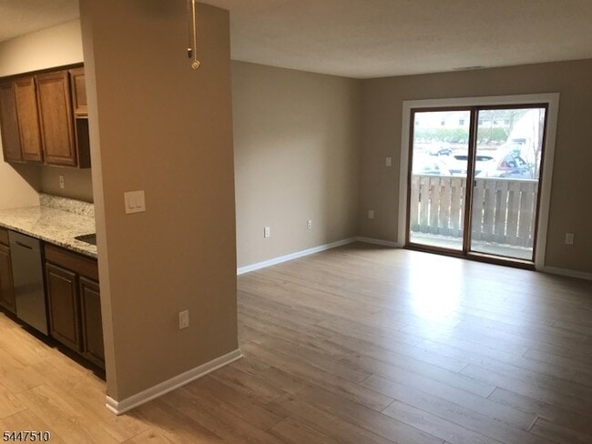 Photo - 4811 Ravens Crest Dr