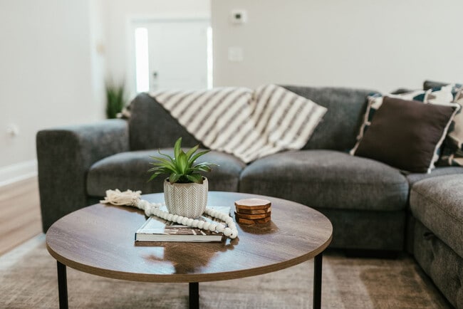 Photo - 279 Navigators Dr Unit ID1325029P