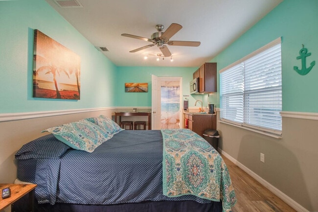 Building Photo - 2721 Raeford Rd Unit ID1094198P