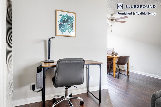 Photo - 1340 N Poinsettia Pl Unit FL3-ID449