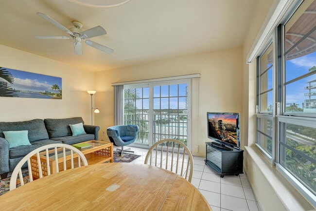 Building Photo - 2908 Bayshore Dr Unit SI ID1541796P
