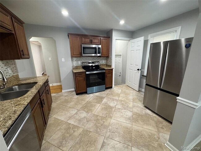 Photo - 1753 E Milton Ave