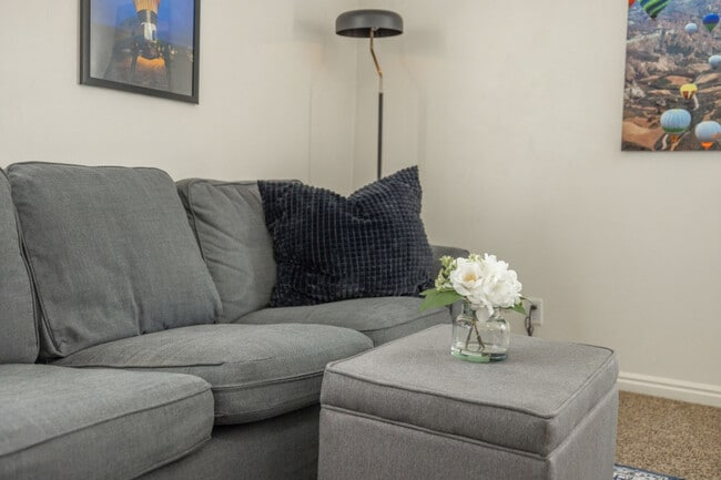 Photo - 924 Lowell Ave S Unit ID1249884P