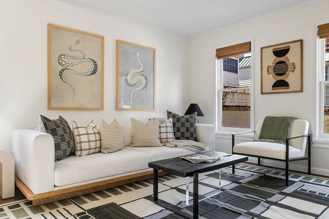 Building Photo - 4 Gateway Walk Unit ID1344777P