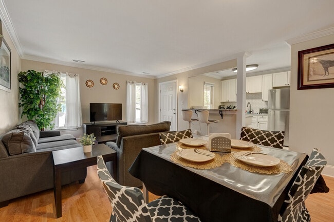 Photo - 2225 Summit St Unit ID1388438P