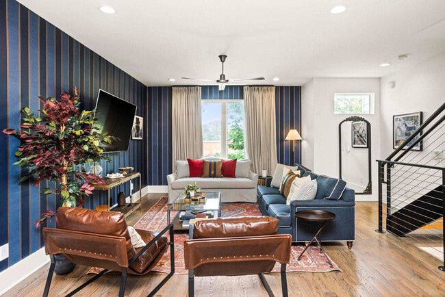 Building Photo - 776 E Argyle Ave Unit ID1312410P