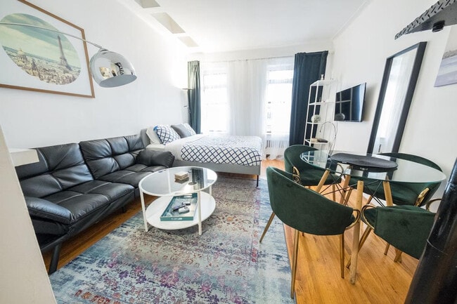 Building Photo - 328 E 74th St Unit ID1032014P