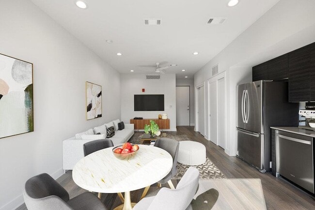 Photo - 1800 E 4th St Unit 327