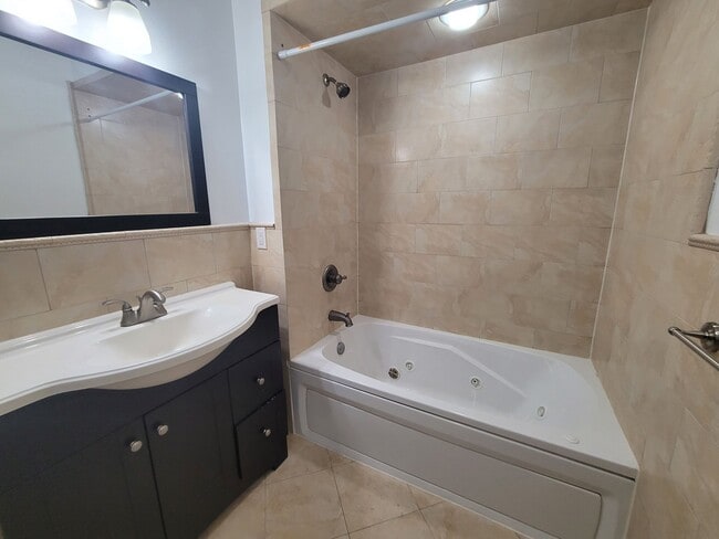 Photo - Solo at Hudson