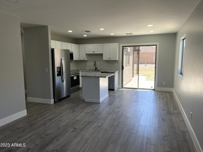 Photo - 1731 E Jeanne Ln