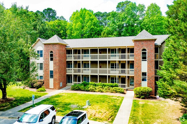 Building Photo - Southpoint Glen