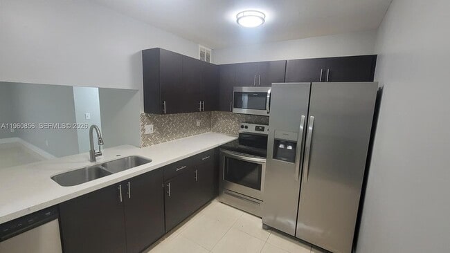 Building Photo - 8520 SW 149th Ave Unit 1008