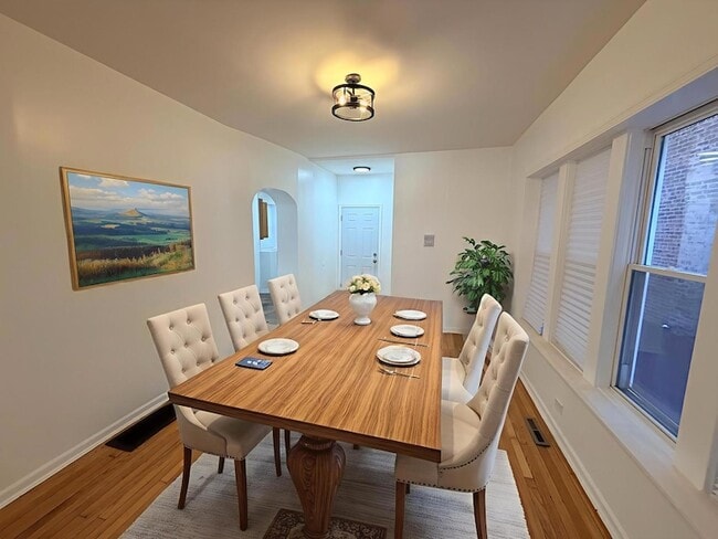 Photo - 7553 S Evans Ave