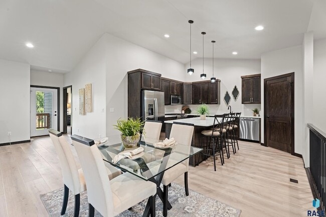 Photo - 1109 S Foss Ave