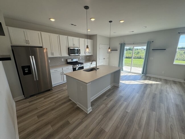 Photo - 511 Forsberg Ct