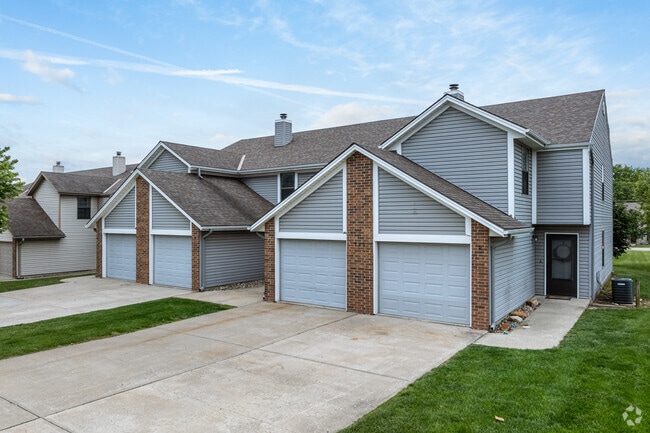 Building Photo - Brookwood Village Townhomes