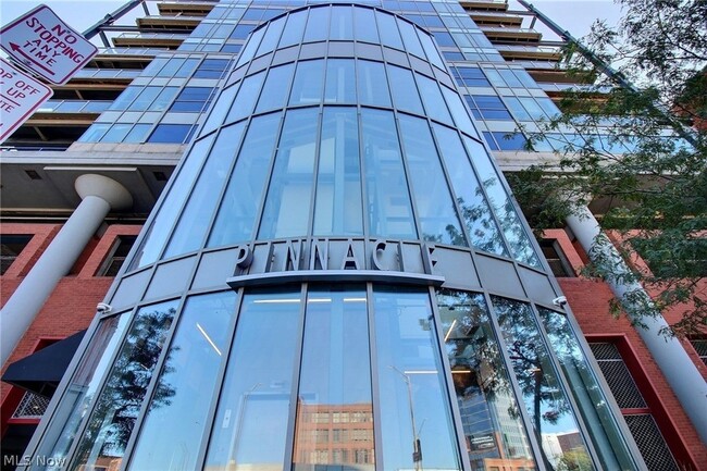 Building Photo - 701 W Lakeside Ave Unit 1301